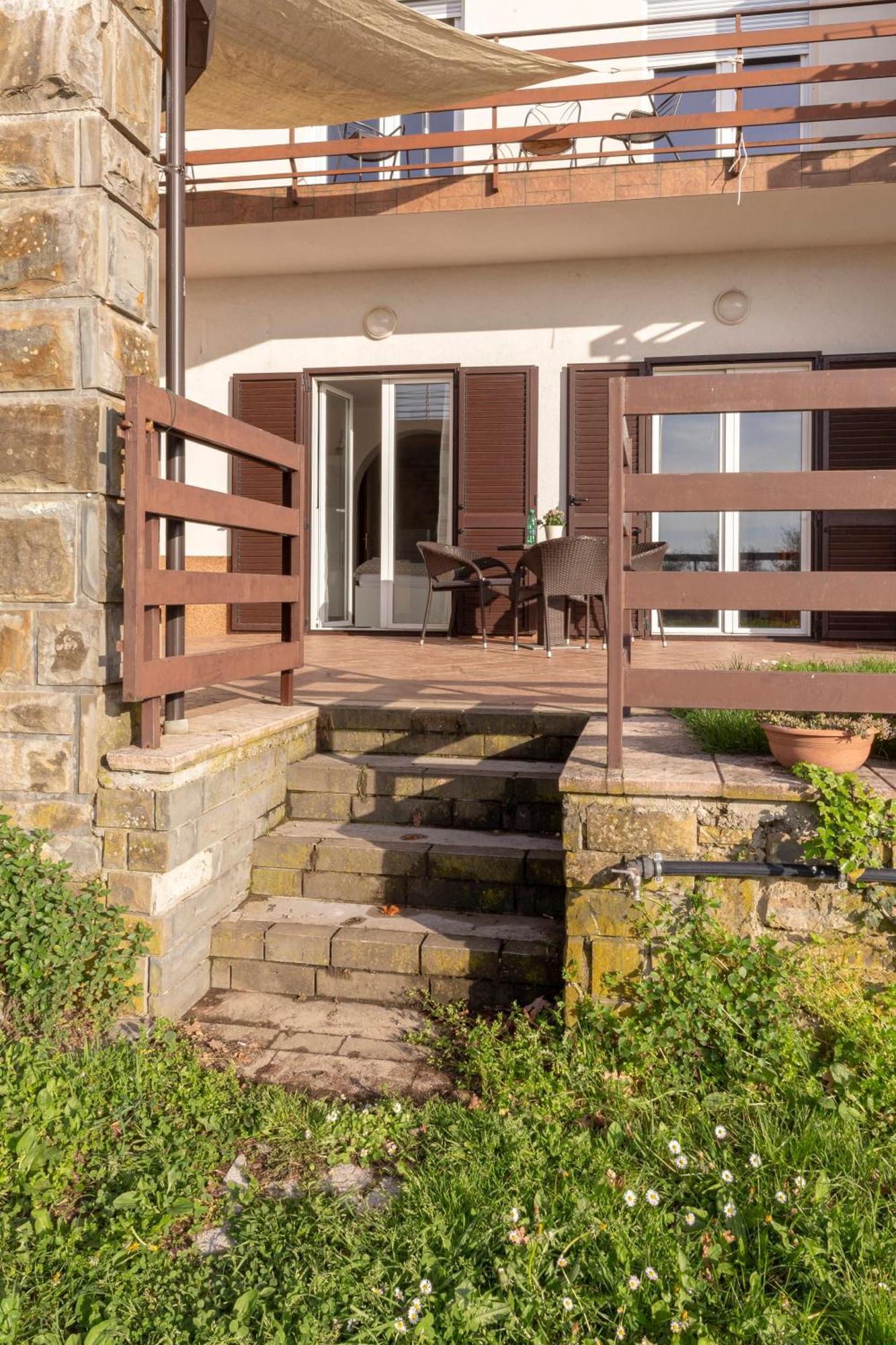 Apartments Souranded By Forest With Sea View Koper Exteriér fotografie